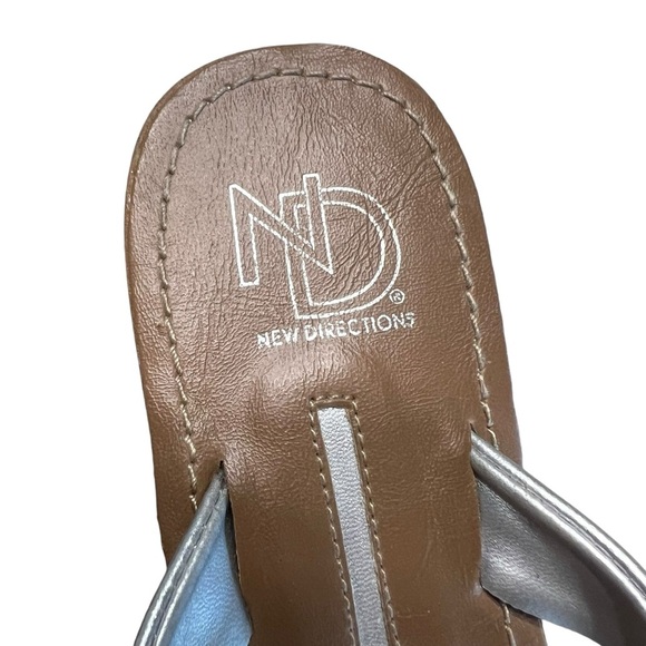 Silver Bow New Directions Flip Flops Size 6.5 - Picture 4 of 8